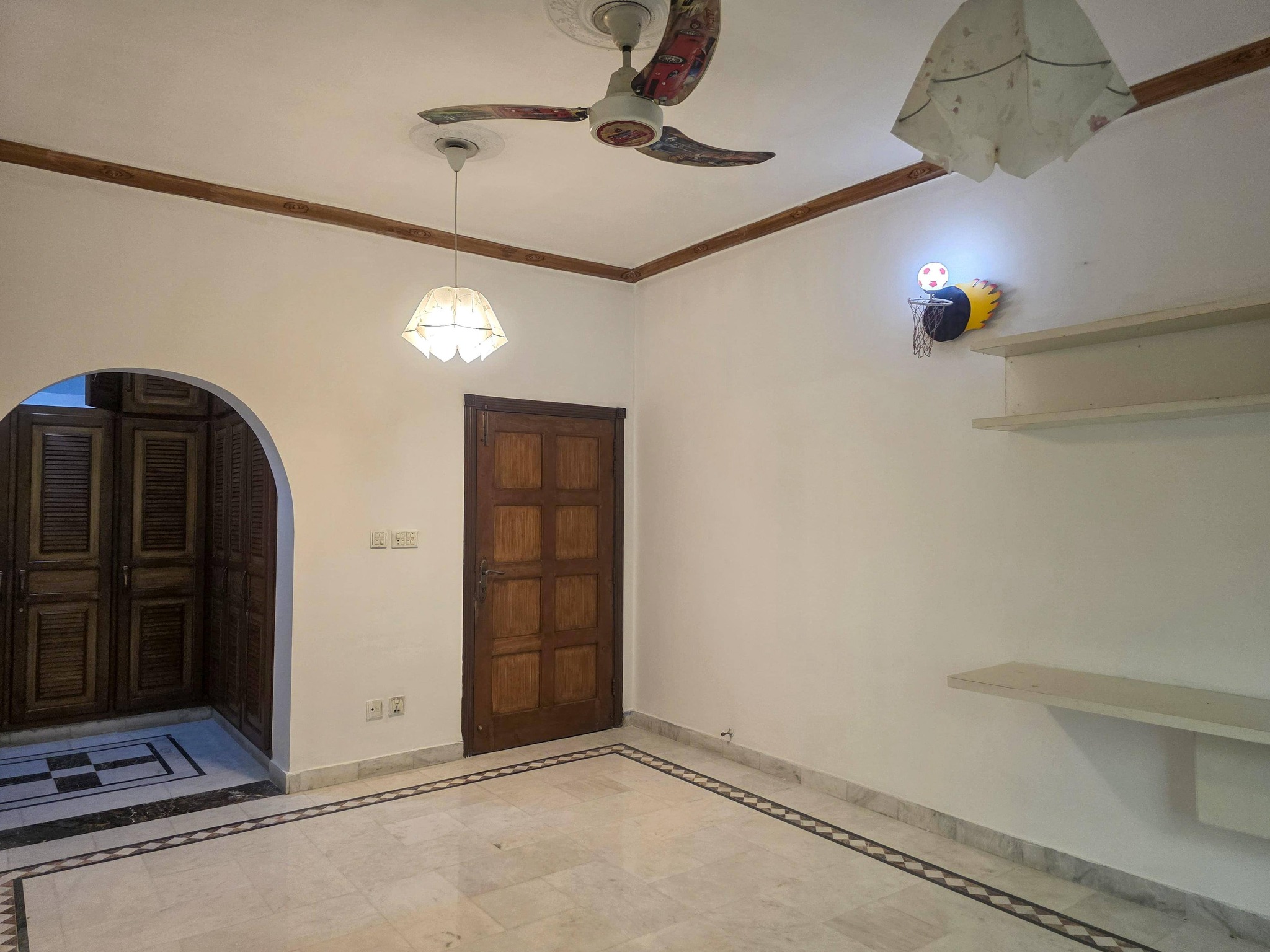 1 Kanal House For Sale in Phase 7