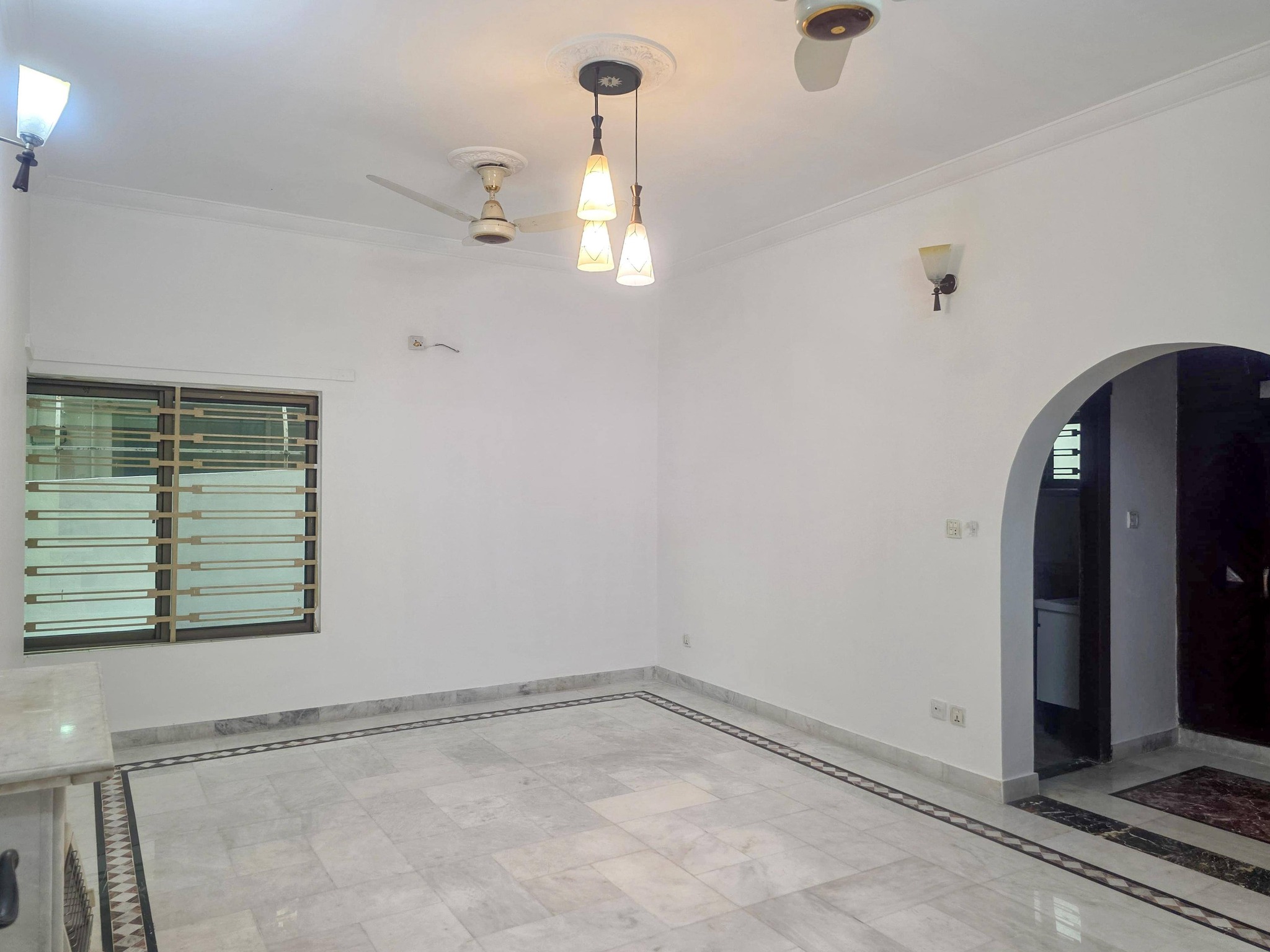 1 Kanal House For Sale in Phase 7 (6)